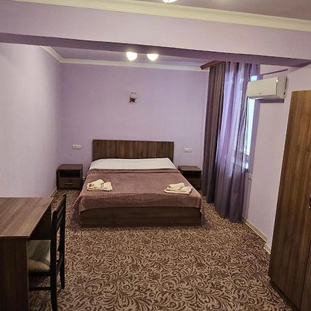 Hotel international Erivan Exterior foto