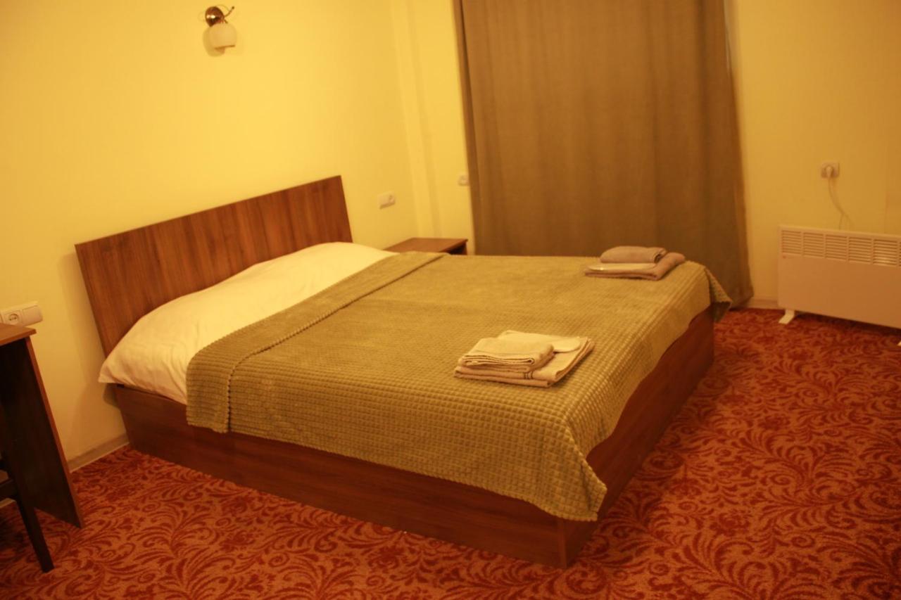Hotel international Erivan Exterior foto