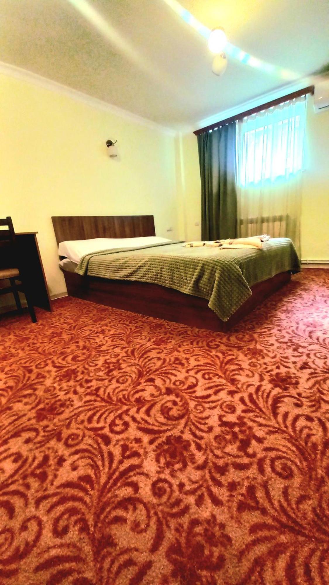 Hotel international Erivan Exterior foto